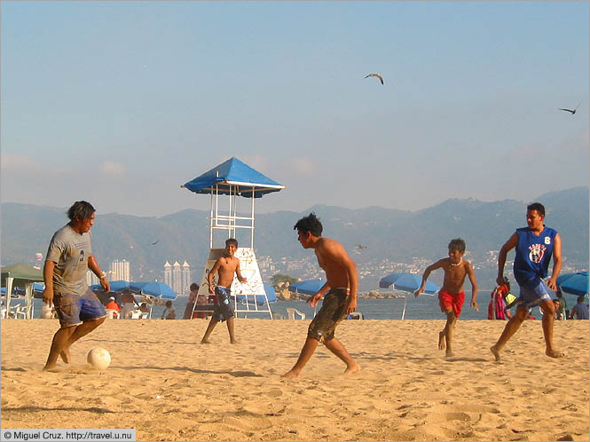 Mexico: Acapulco: Beach football