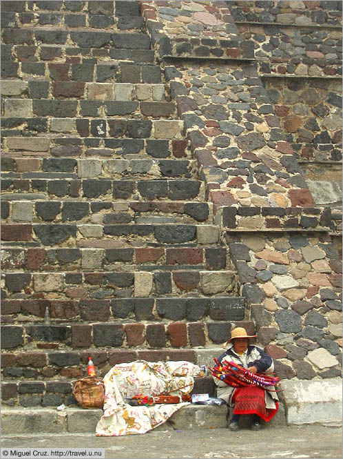 Mexico: Teotihuacan: Archery supplies for sale