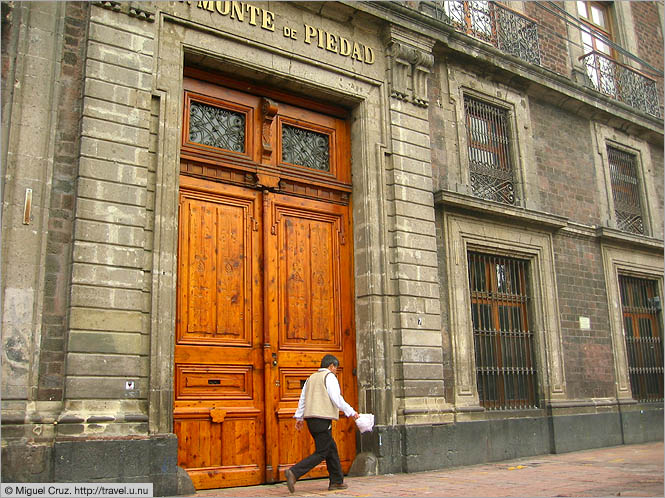 Mexico: Mexico City: Grand doorway