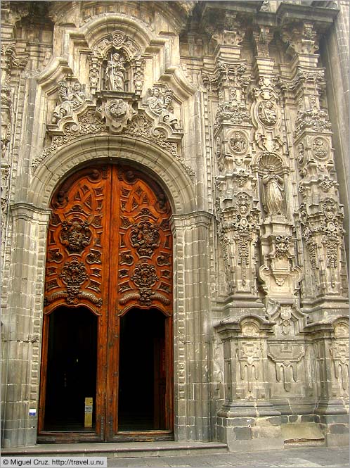 Mexico: Mexico City: Cathedral entrance