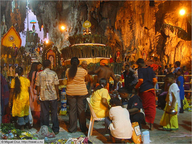 Malaysia: Thaipusam in KL: Inside the caves at last