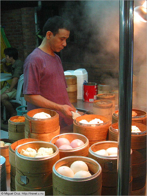 Malaysia: Kuala Lumpur: Dim sum on Jalan Alor