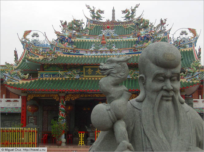 Malaysia: Kuala Lumpur: Chinese temple in Kampong Kasipilay