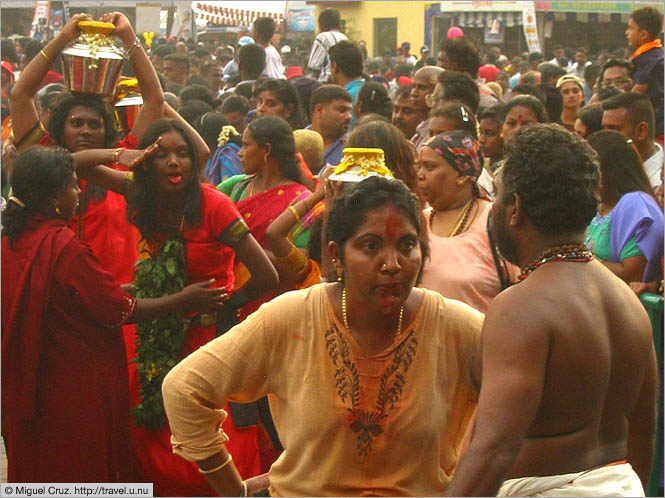 Malaysia: Thaipusam in KL: Trance behavior