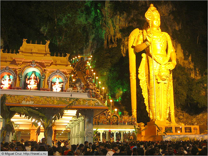 Malaysia: Thaipusam in KL: Lord Murugan statue