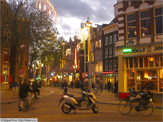 Netherlands: Amsterdam: Nieuwmarktplein in the evening