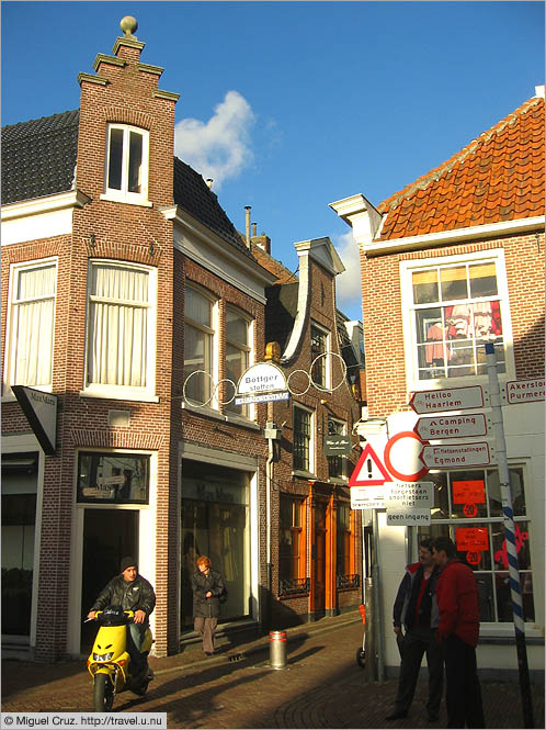 Netherlands: Alkmaar: Alkmaar street corner