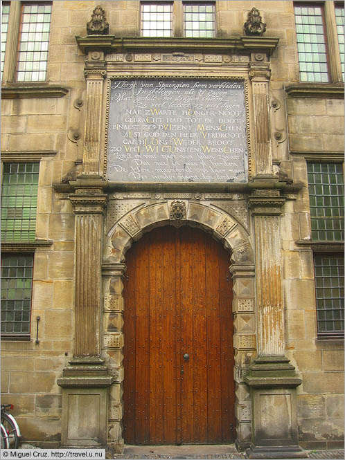 Netherlands: Leiden: Grand old door