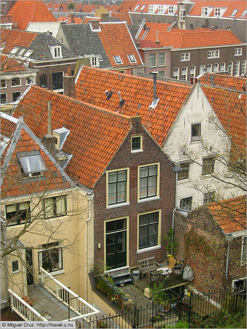 Netherlands: Leiden: Rooftops from de Burcht