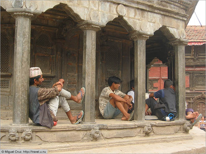 Nepal: Kathmandu: Hanging around the temple
