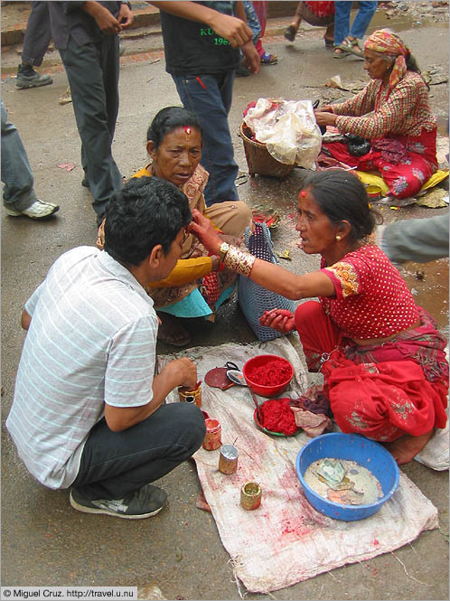 Nepal: Kathmandu: Last-minute preparations