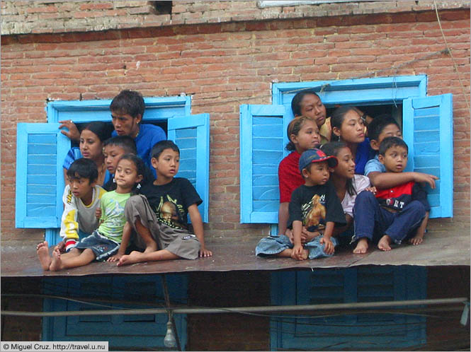 Nepal: Kathmandu: Full house