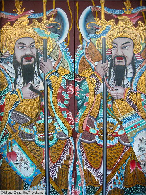 Singapore: Doors at Thian Hock Keng Temple