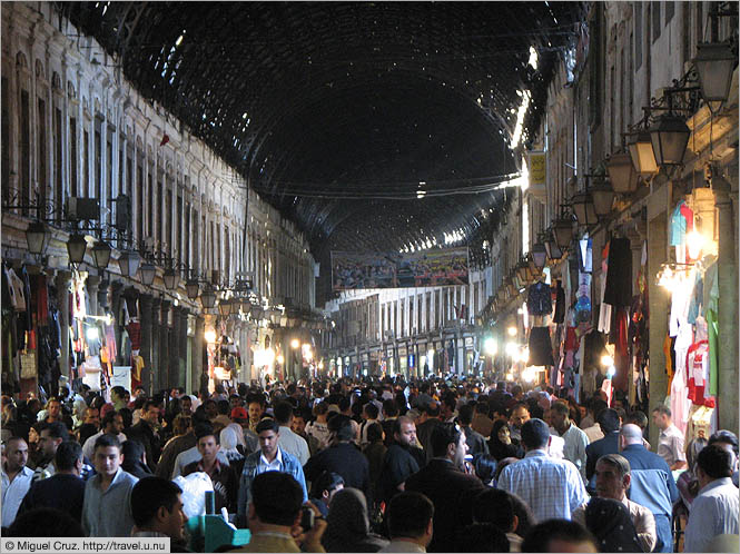 Syria: Damascus: Huge covered market