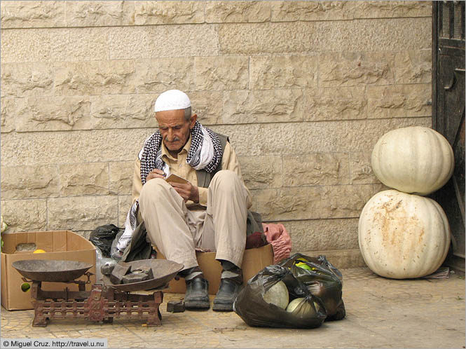 Syria: Damascus: Get your pumpkins here