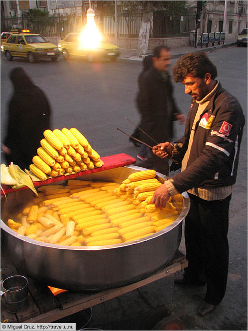 Syria: Damascus: Late-night corncob fix