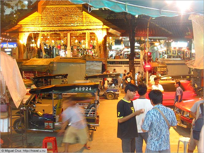 Thailand: Chiang Mai: Night Bazaar