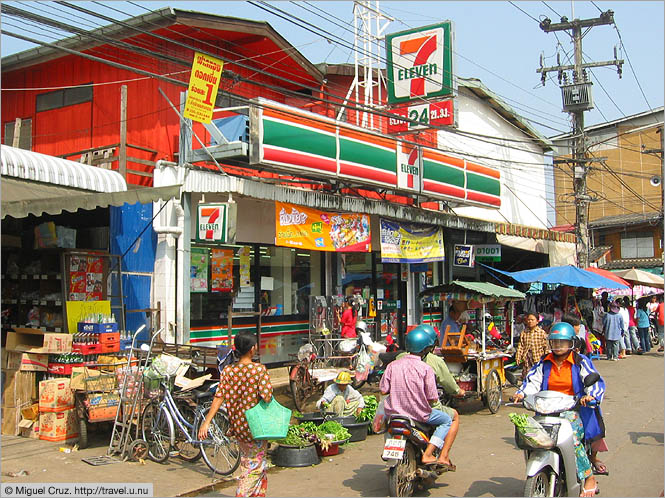 Thailand: Mae Sot: Seven-Eleven and so much more