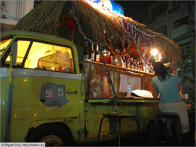 Thailand: Bangkok: Pub on wheels