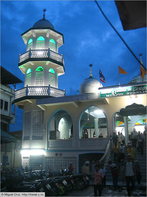 Thailand: Mae Sot: After prayers