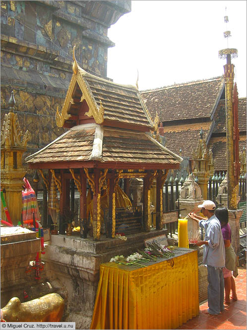 Thailand: Lampang: Lighting incense