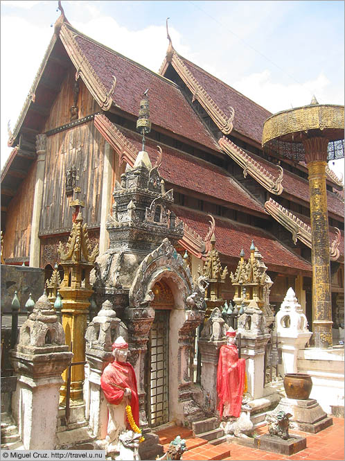 Thailand: Lampang: Pratartlampangluang Temple