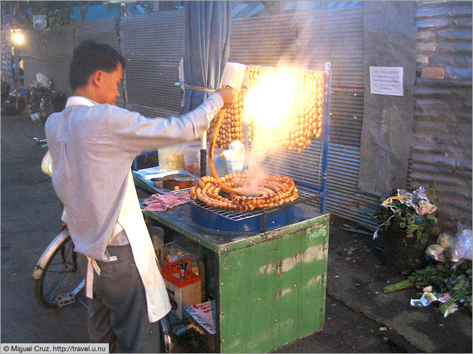 Thailand: Chiang Mai: The ubiquitous meatball coils