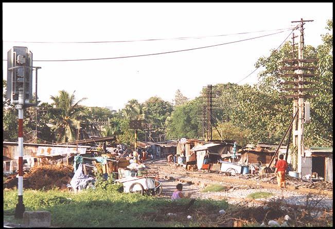 Thailand: Bangkok: Wrong side of the tracks