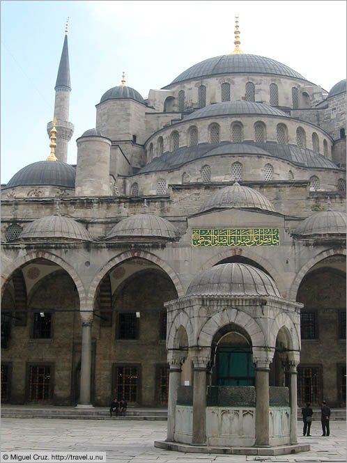 Turkey: Istanbul: Domes on top of domes