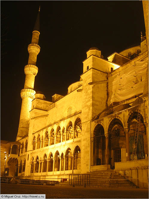 Turkey: Istanbul: Blue Mosque minaret
