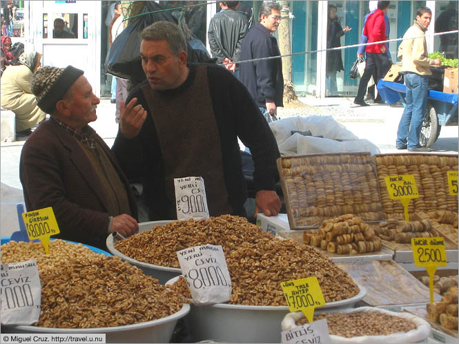 Turkey: Istanbul: Nuts to you, I say