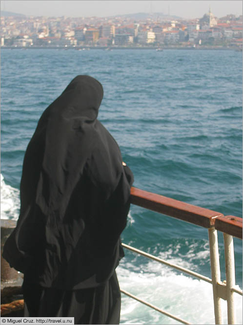 Turkey: Istanbul: On the ferry