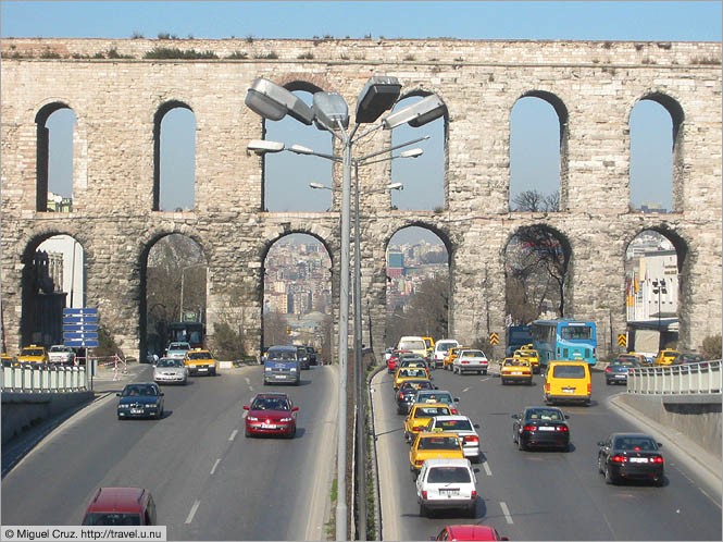 Turkey: Istanbul: Aqueduct of Valens