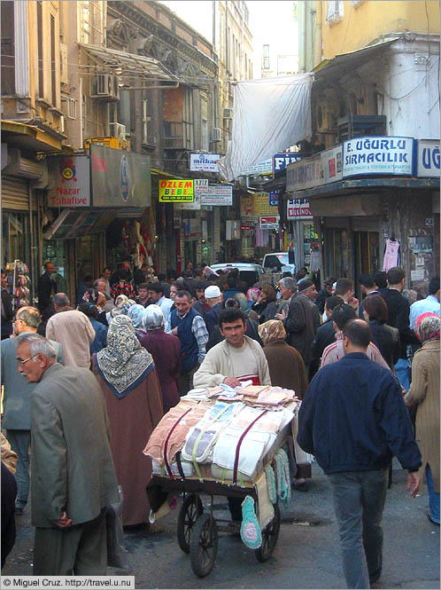 Turkey: Istanbul: Market streets