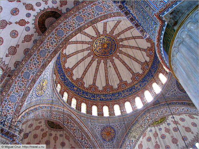 Turkey: Istanbul: Blue Mosque interior detail