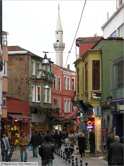 Turkey: Istanbul: Strolling in KadikÃ¶y