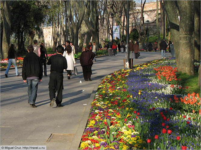 Turkey: Istanbul: Park outside Topkapi