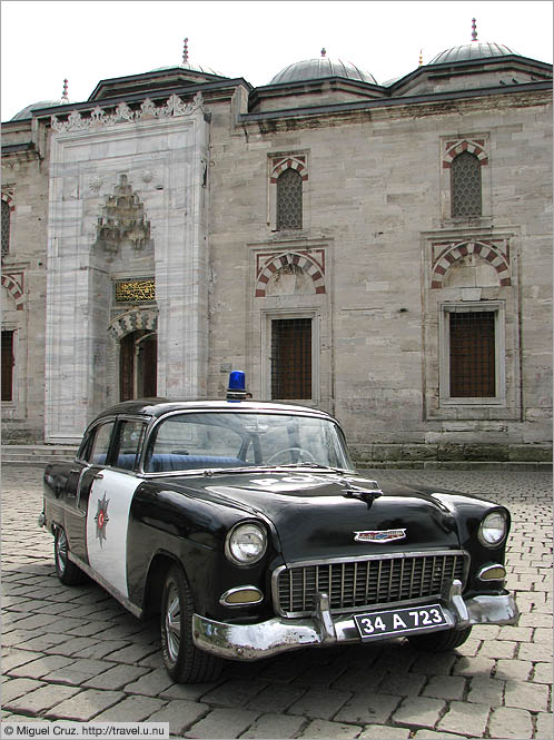 Turkey: Istanbul: Vintage police car