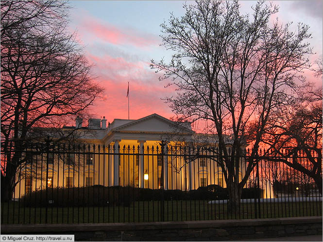 United States: Washington DC: The White House at sunset