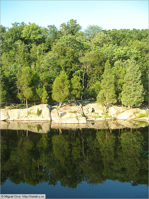 United States: Washington DC: Along the towpath