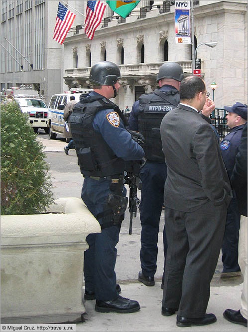 United States: New York City: Wall Street security