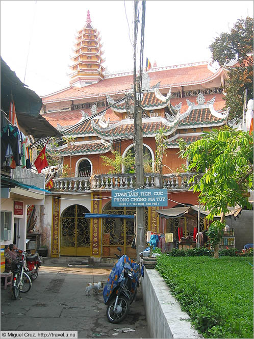 Vietnam: Saigon: Neighborhood temple