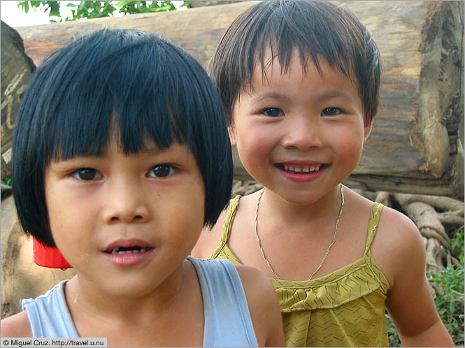Vietnam: Mekong Delta: Village kids