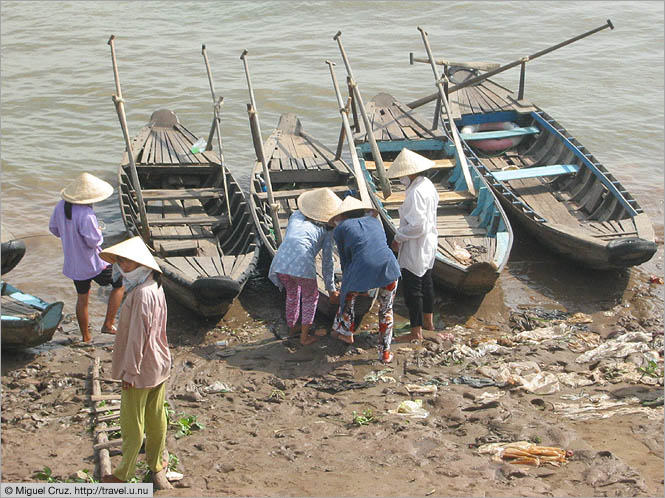 Vietnam: Mekong Delta: Cabbies preparing for the day