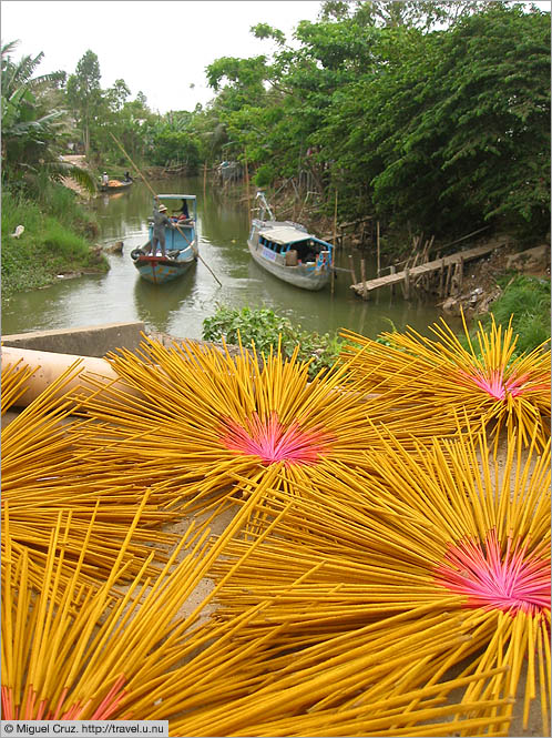 Vietnam: Mekong Delta: Incense drying on the bridge